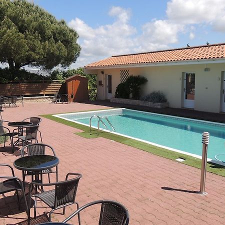 Hotel Auberge Des Charmilles Sainte-Soulle Rum bild