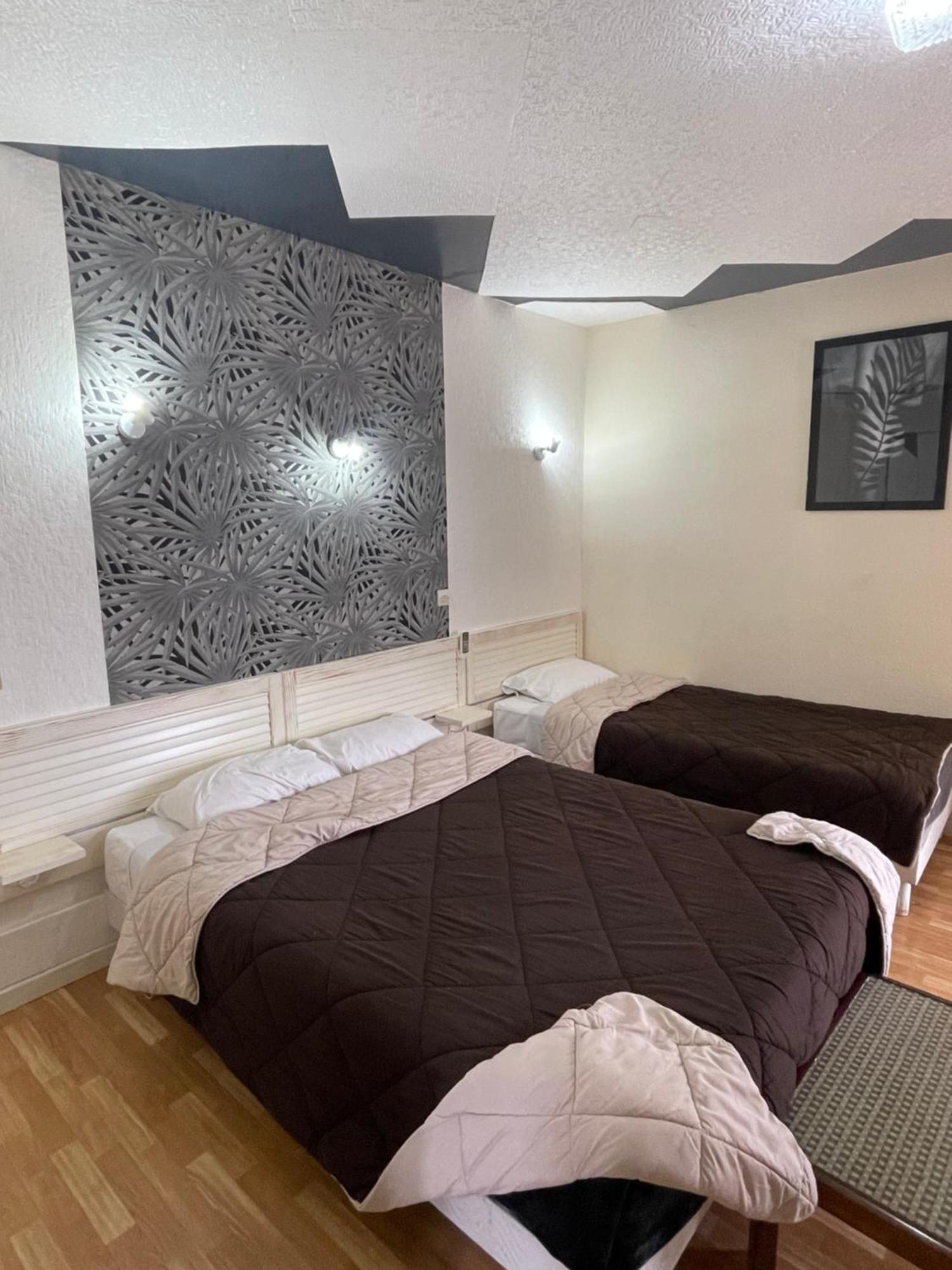 Hotel Auberge Des Charmilles Sainte-Soulle Rum bild