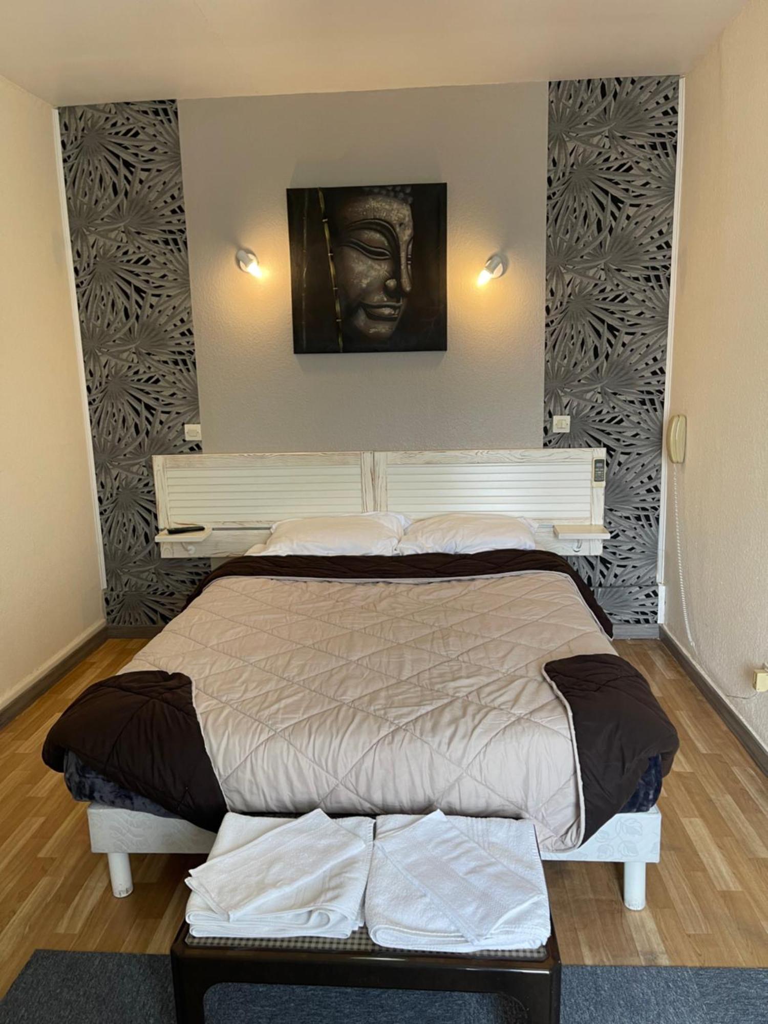Hotel Auberge Des Charmilles Sainte-Soulle Rum bild