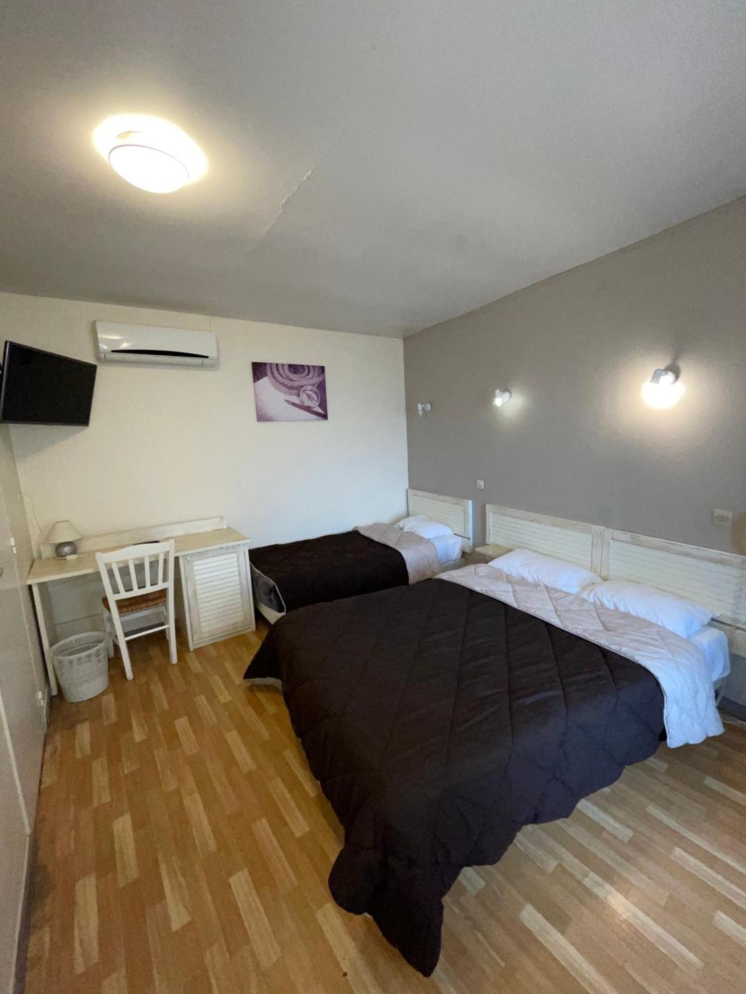 Hotel Auberge Des Charmilles Sainte-Soulle Rum bild