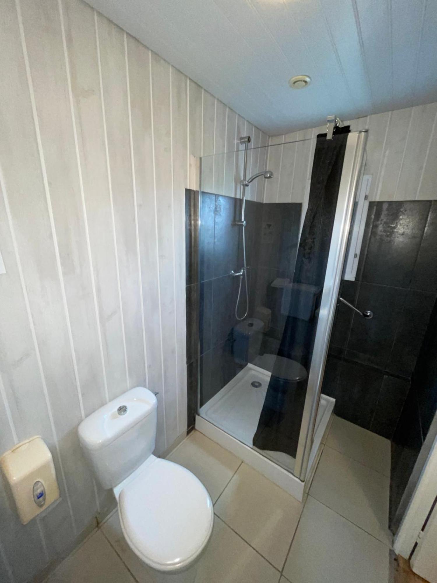 Hotel Auberge Des Charmilles Sainte-Soulle Rum bild