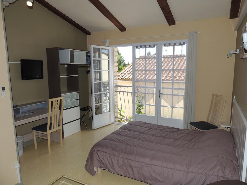 Hotel Auberge Des Charmilles Sainte-Soulle Rum bild